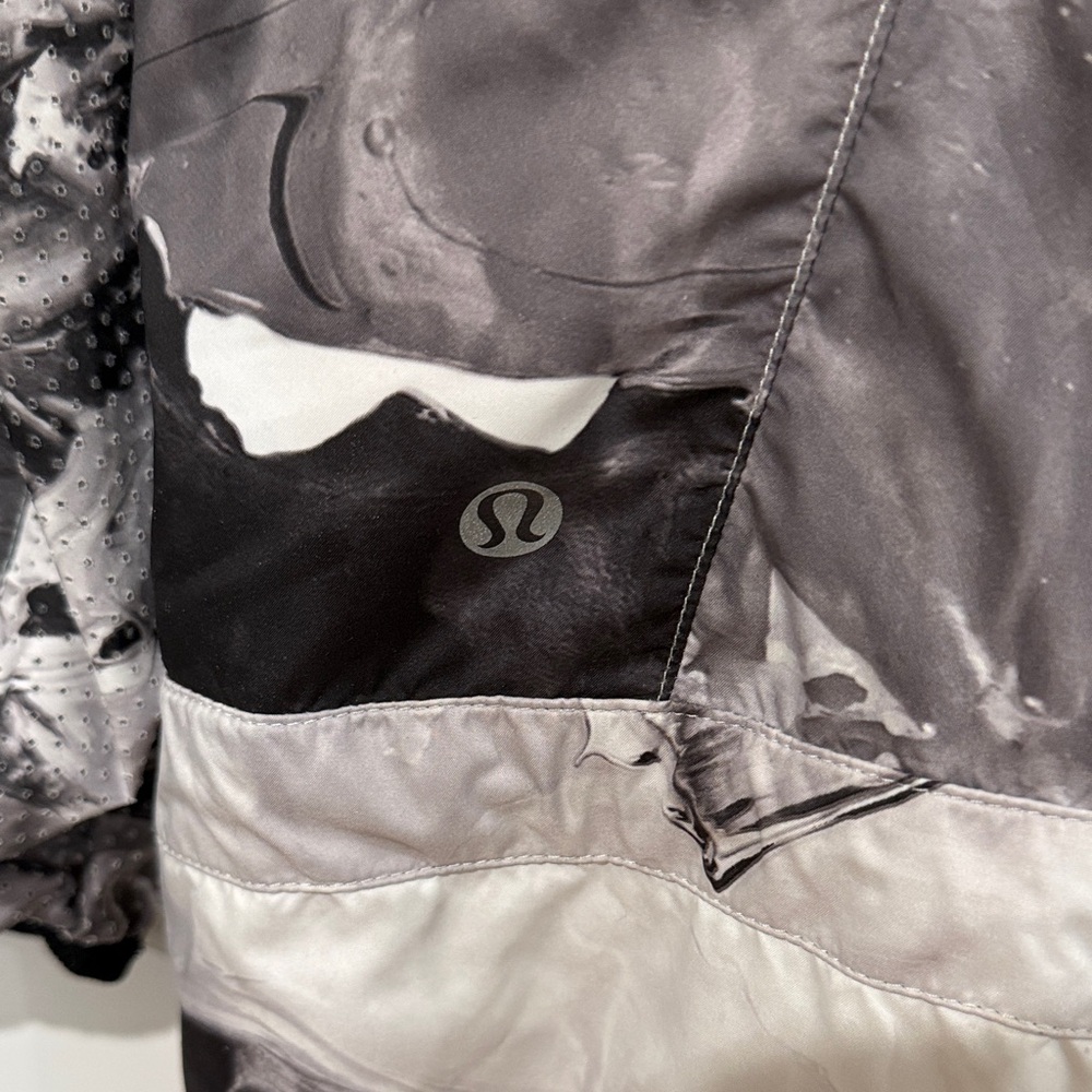 Camouflage Hooded Jacket - Picture 3 of 4